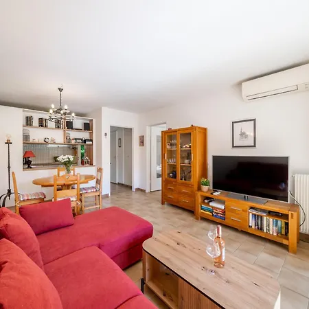 Апартаменты Hello Cote D'azur - Spacieux 2 Pieces Au Calme A 5 Min Des Plages Антиб