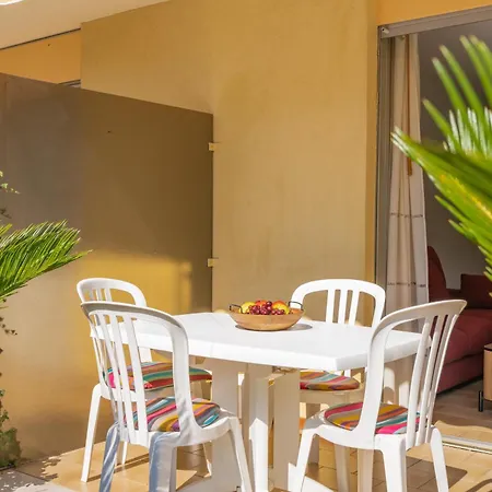 Апартаменты Hello Cote D'azur - Spacieux 2 Pieces Au Calme A 5 Min Des Plages Антиб