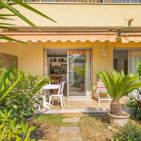 Апартаменты Hello Cote D'azur - Spacieux 2 Pieces Au Calme A 5 Min Des Plages Антиб